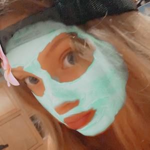 Meet your Posher, Bella